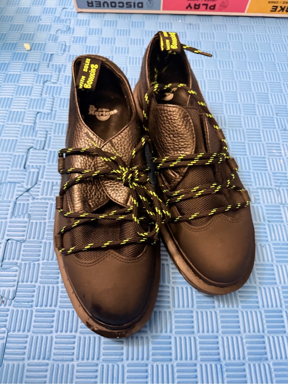 Dr. Martens Estrela